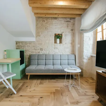 Franka Guest house *
